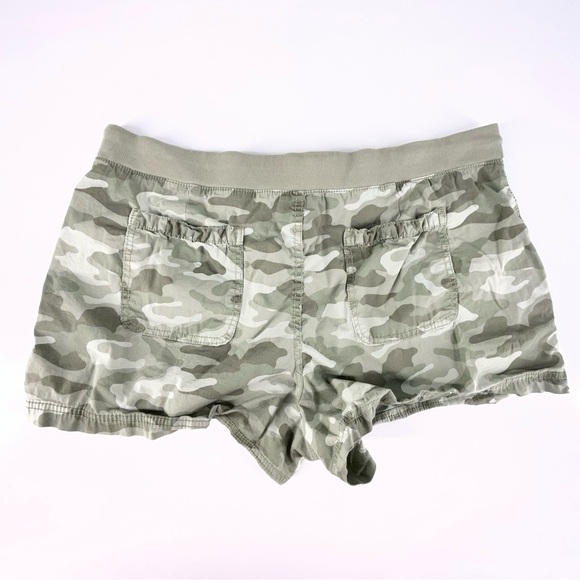 A.N.A. (A New Approach) Womens Plus Green Camouflage Pull On Midrise Shorts | 18 - Picture 3 of 13